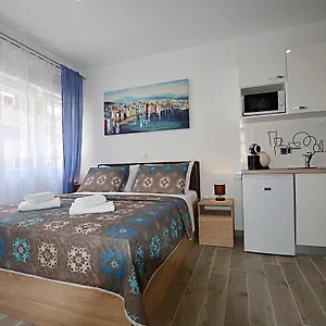 Borna & Roko Free Parking Apartment